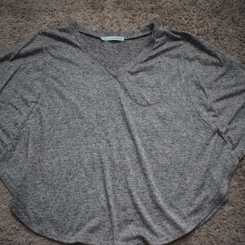 Maurices Grey Half Circle T-Shirt Size S/M